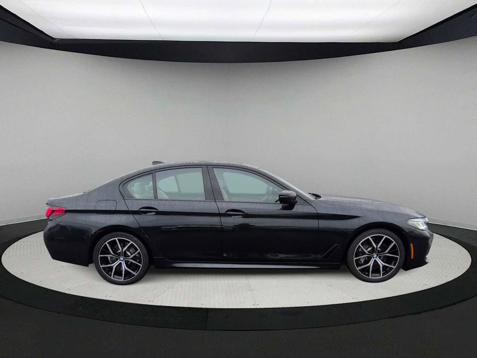 Used 2023 BMW 530i xDrive w/ M Sport Package image 9