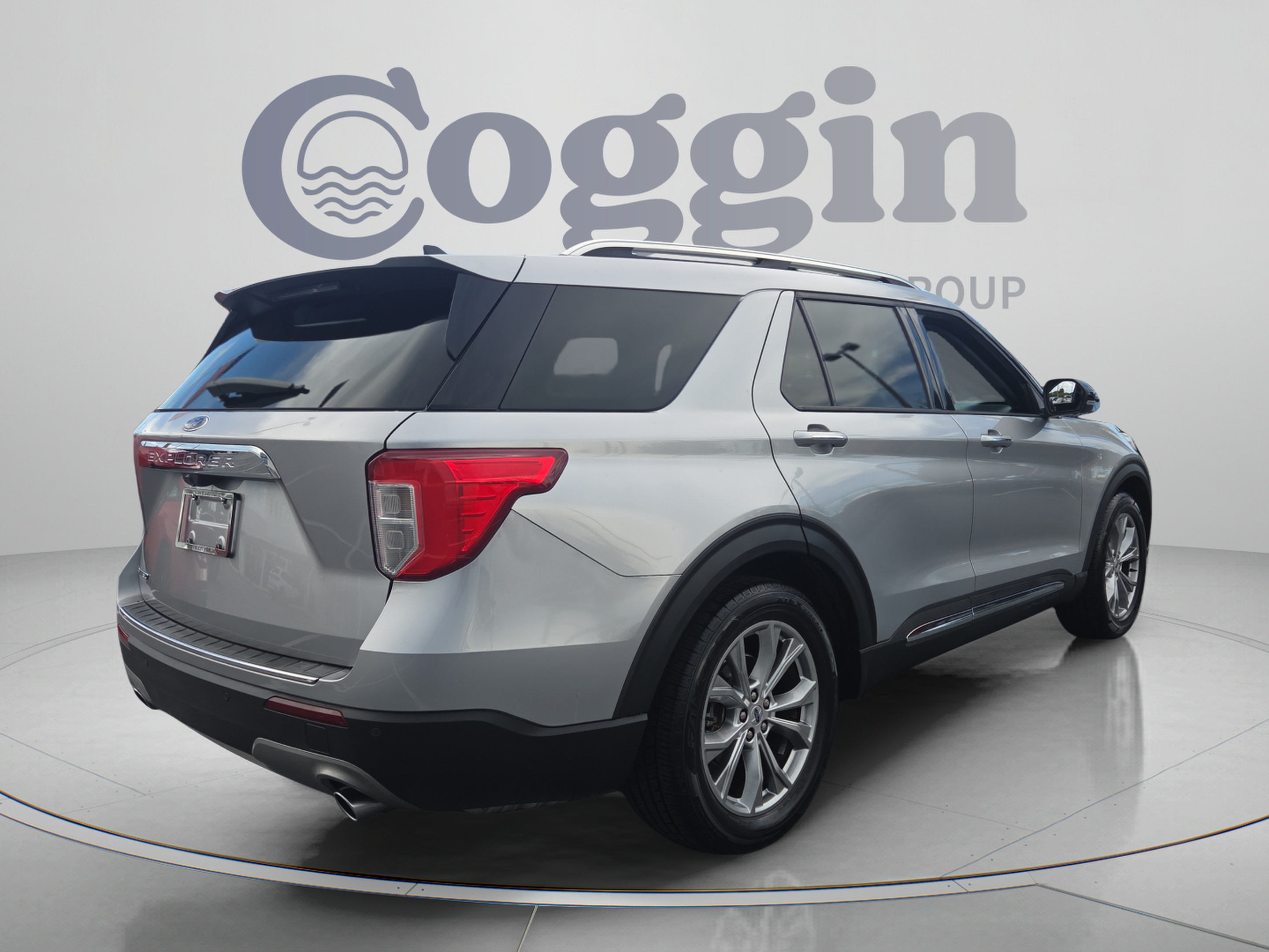Used 2021 Ford Explorer Limited w/ Equipment Group 301A RWD image 5