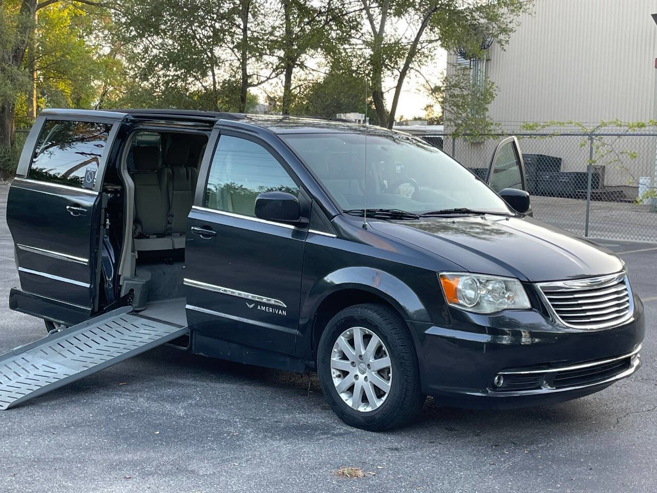 Used 2014 Chrysler Town & Country Touring