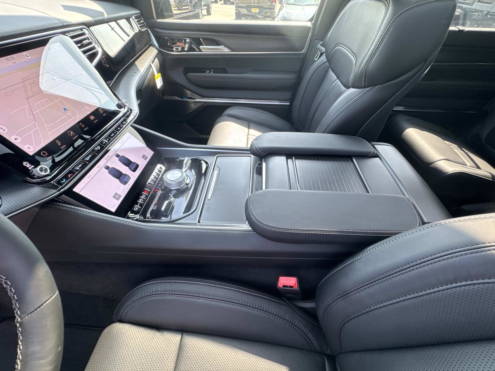 New 2026 Jeep Grand Wagoneer Summit w/ Premium Group III AWD/4WD image 24