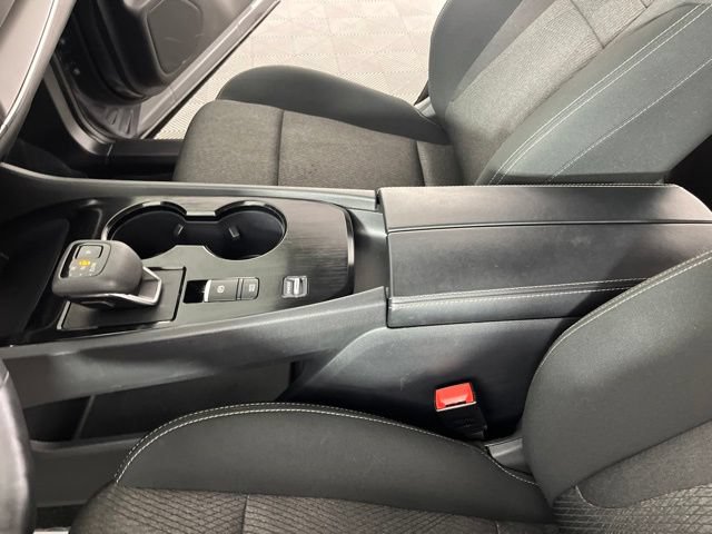 Certified 2025 Nissan Rogue SV FWD image 28