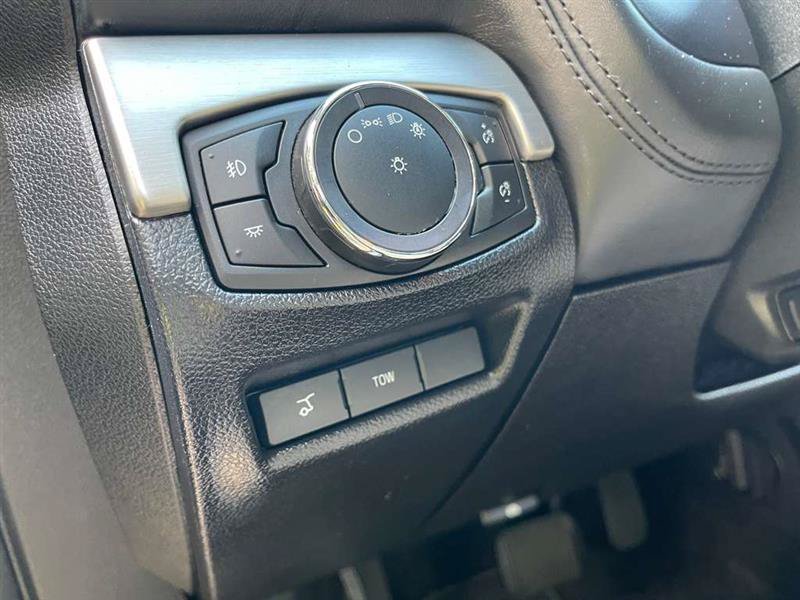 Used 2017 Ford Explorer Platinum AWD/4WD image 23