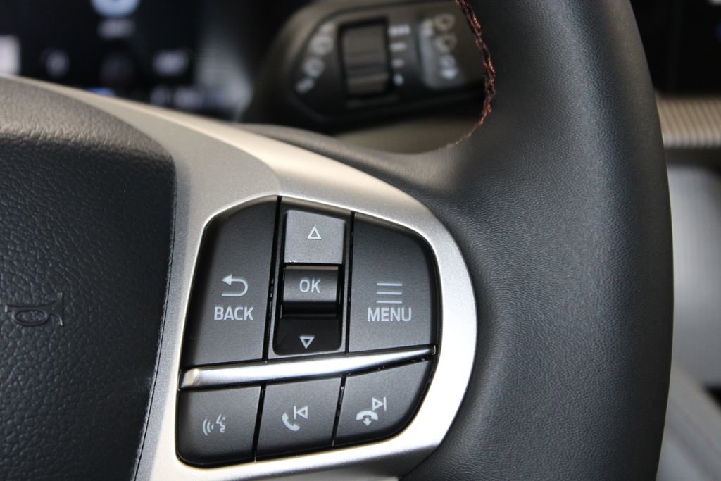 New 2026 Ford Explorer Active RWD image 38