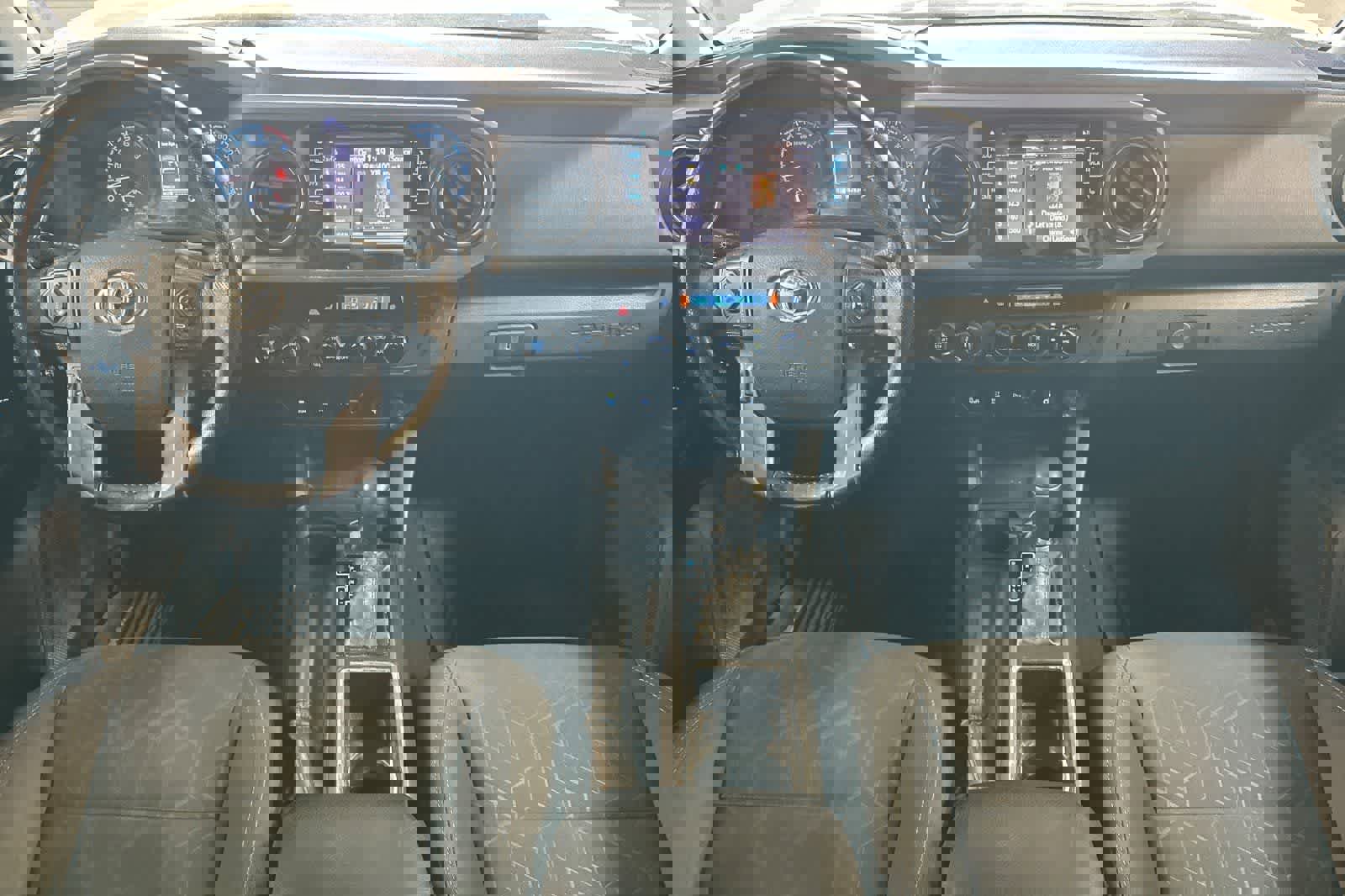 Used 2016 Toyota Tacoma TRD Off-Road w/ Premium & Technology Package image 4