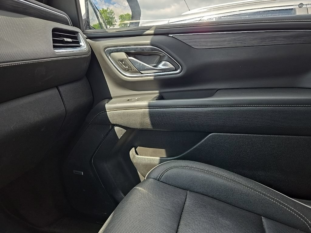 Used 2023 GMC Yukon XL SLT AWD/4WD image 26