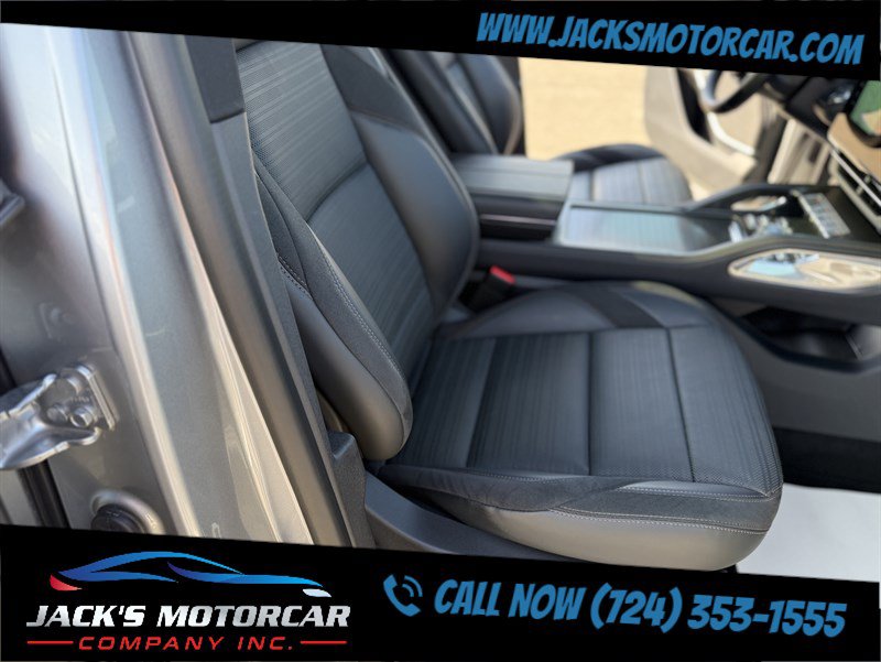 Used 2024 Lincoln Nautilus Reserve w/ Equipment Group 202A AWD/4WD image 18