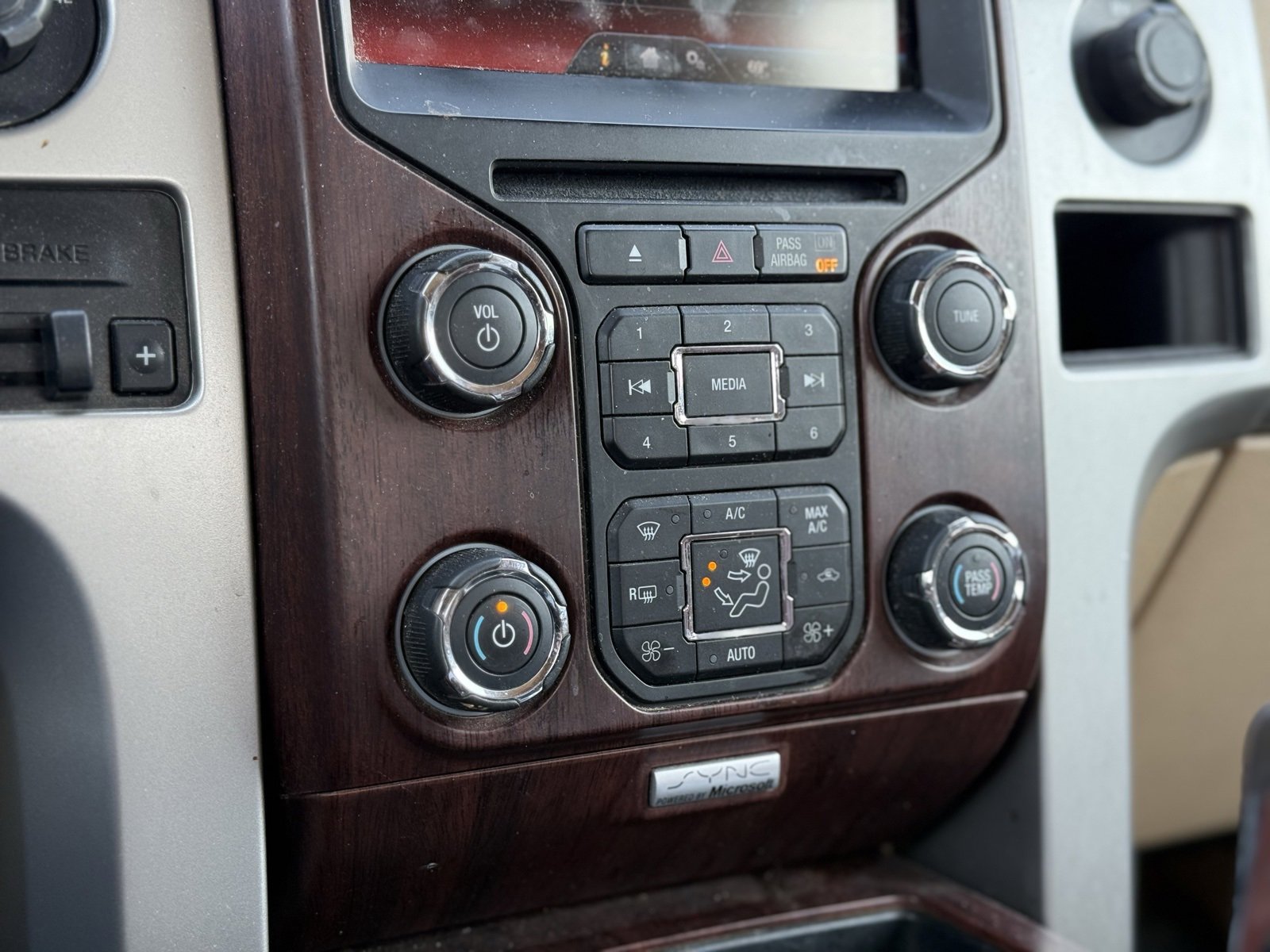 Used 2014 Ford F150 King Ranch w/ King Ranch Luxury Package image 21