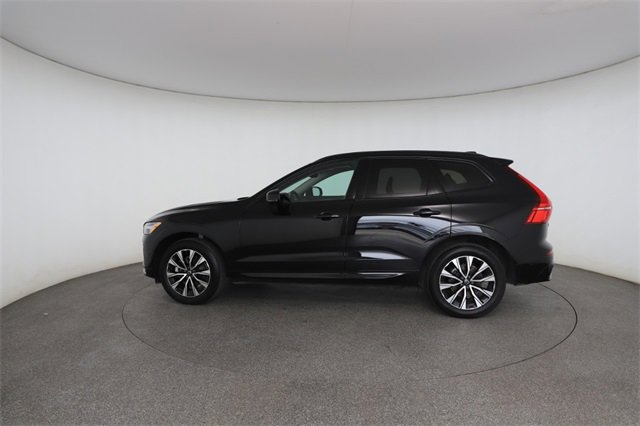 Used 2023 Volvo XC60 B5 Plus image 8