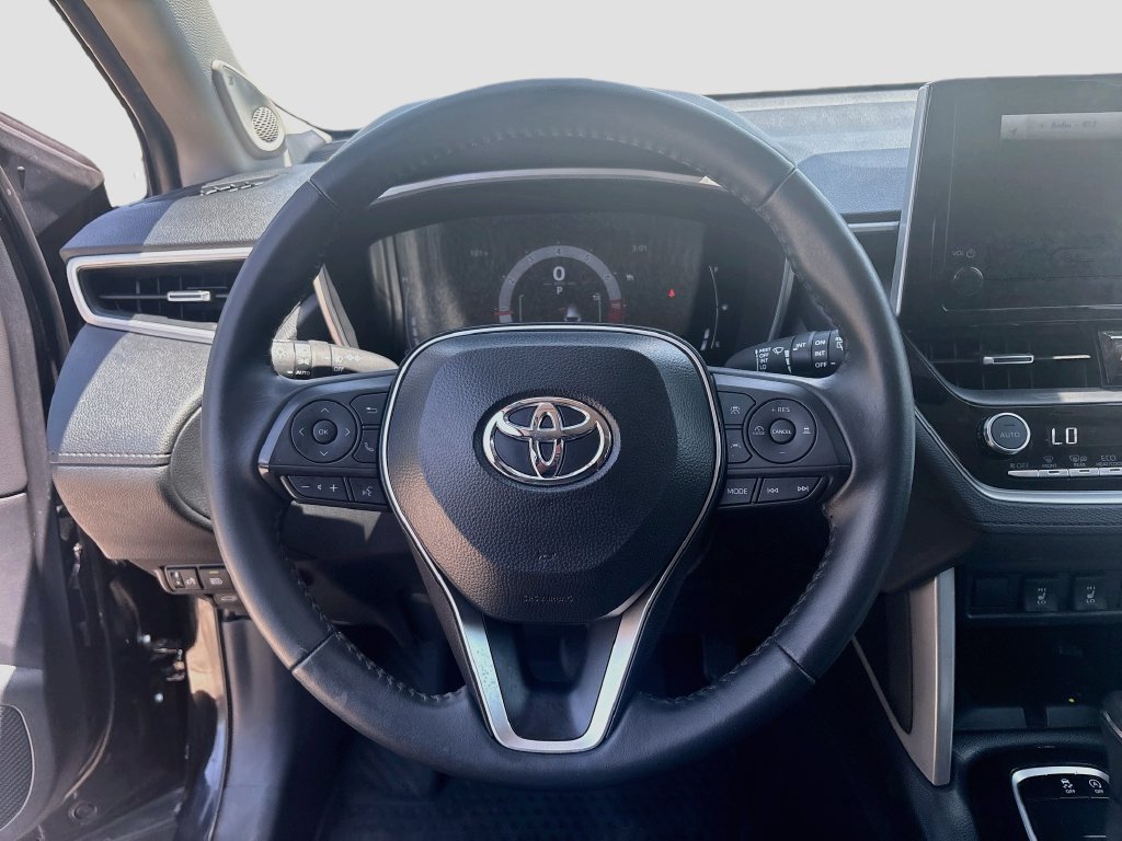 Used 2025 Toyota Corolla Cross XLE w/ Convenience Package AWD/4WD image 11
