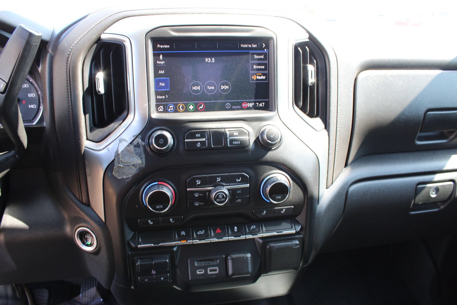Used 2020 Chevrolet Silverado 1500 LT w/ Texas Edition AWD/4WD image 14
