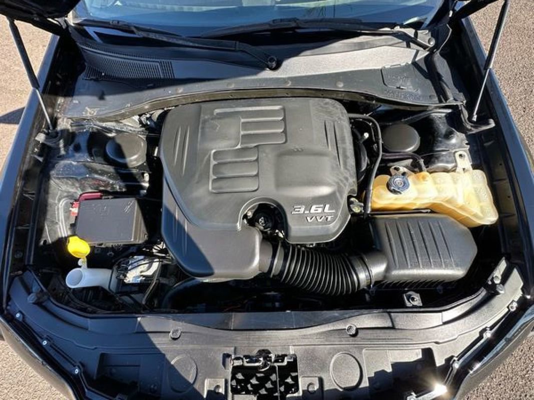 Used 2019 Chrysler 300 S image 29