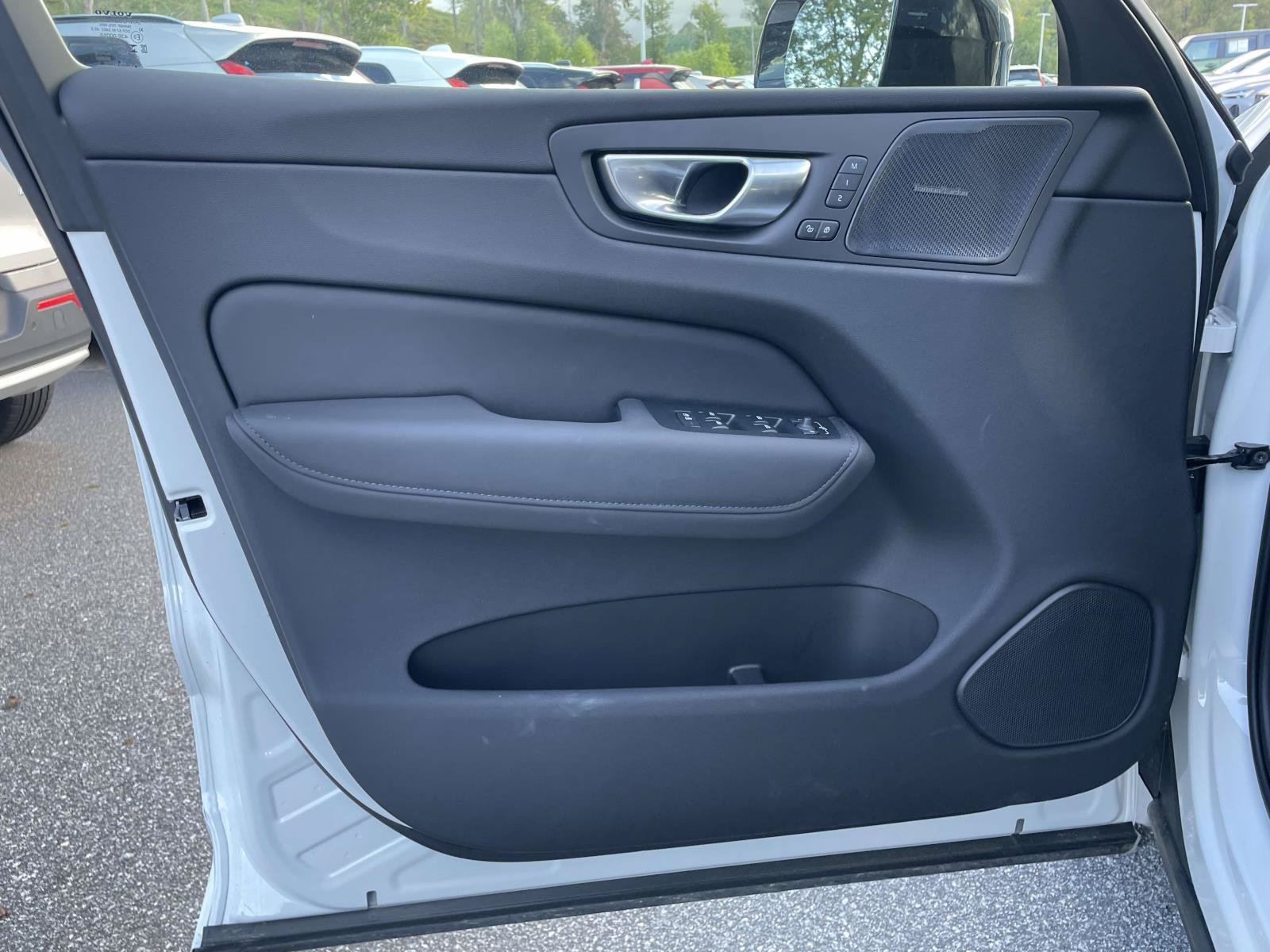 New 2026 Volvo XC60 B5 Plus w/ Climate Package AWD/4WD image 5