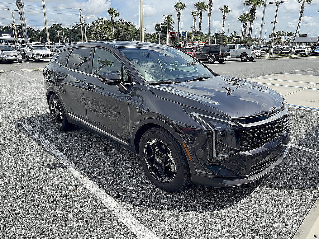 Used 2026 Kia Sportage EX FWD image 17