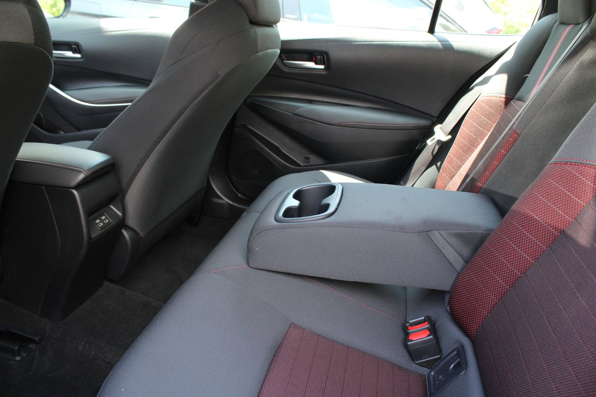 Used 2025 Toyota Corolla SE FWD image 17