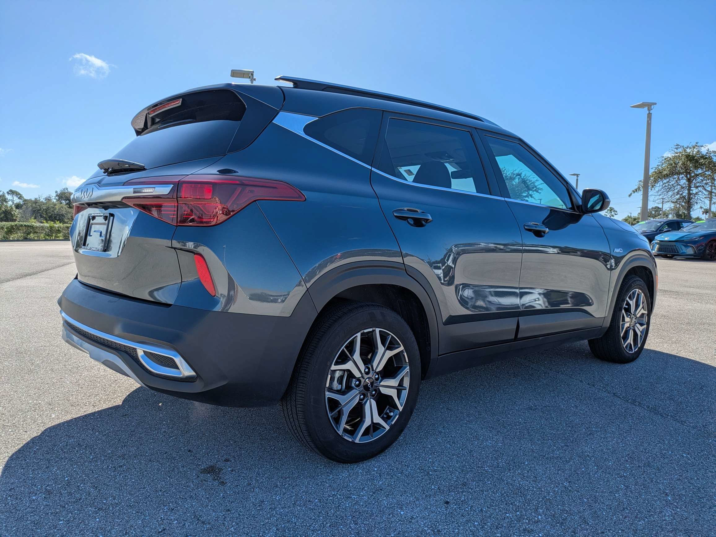 Certified 2023 Kia Seltos EX AWD/4WD image 4