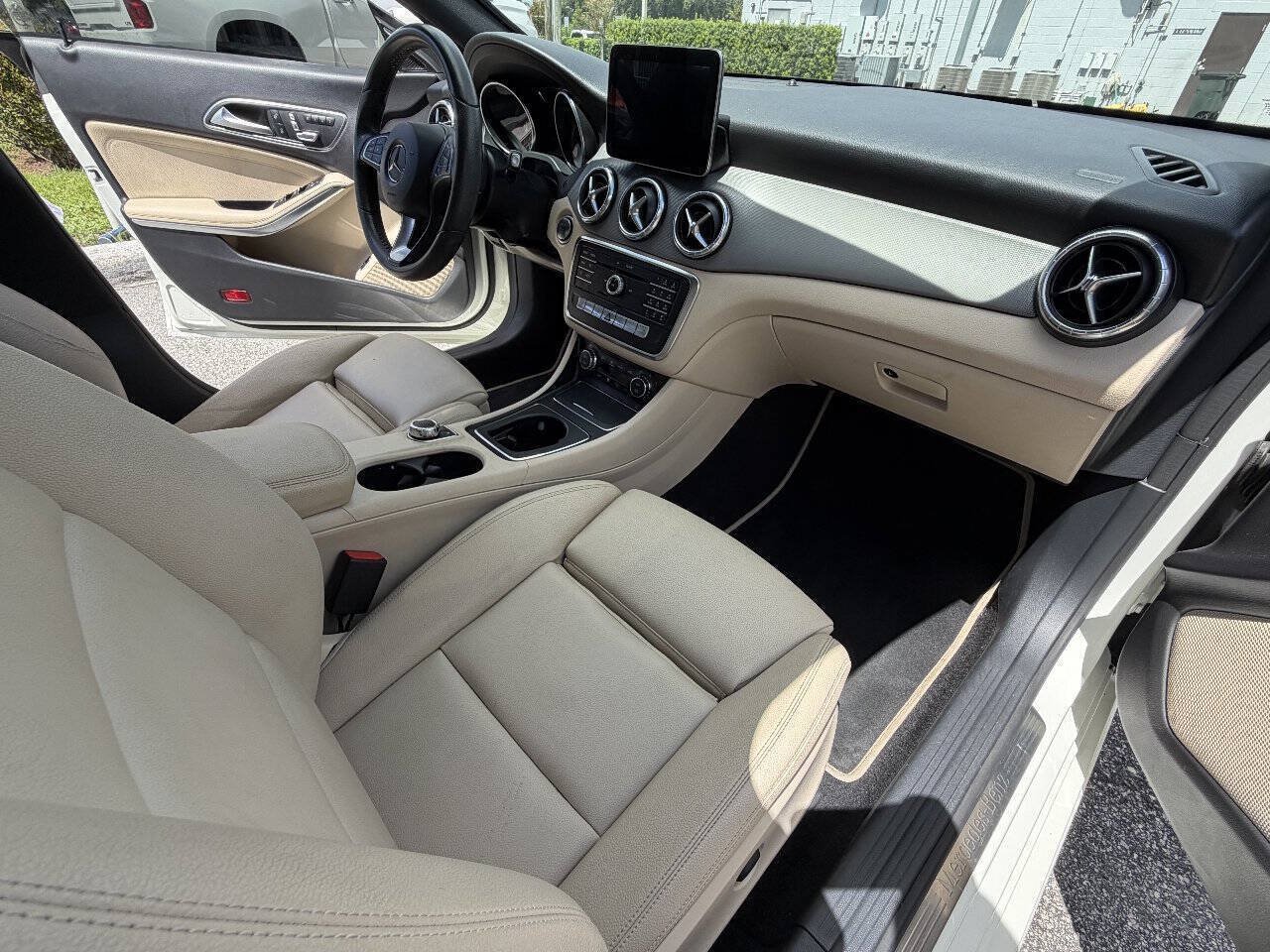 Used 2018 Mercedes-Benz CLA 250 image 12