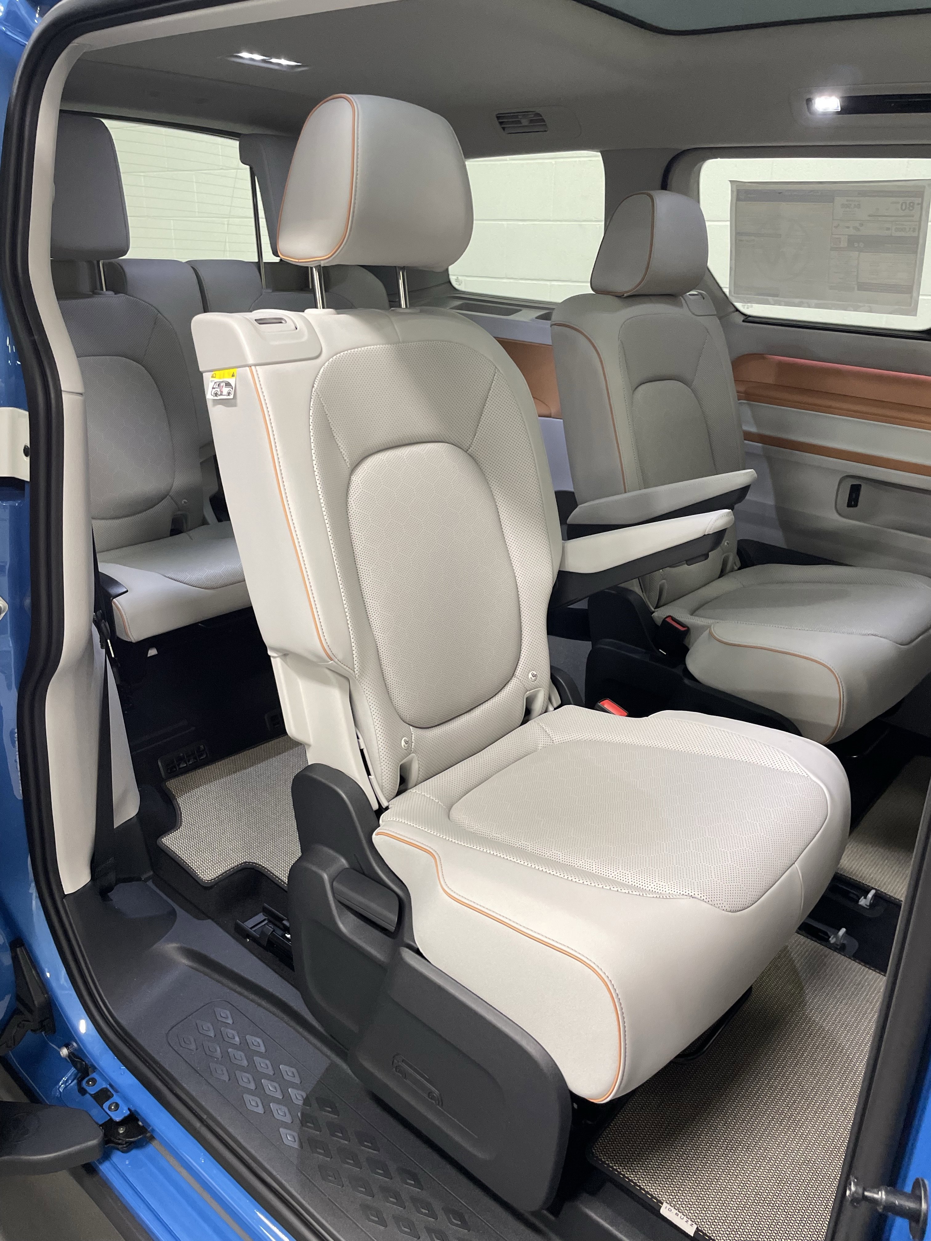 New 2025 Volkswagen ID. Buzz Pro S Plus image 11