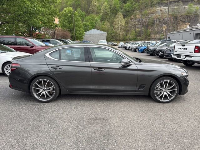Used 2025 Genesis G70 2.5T AWD/4WD image 2