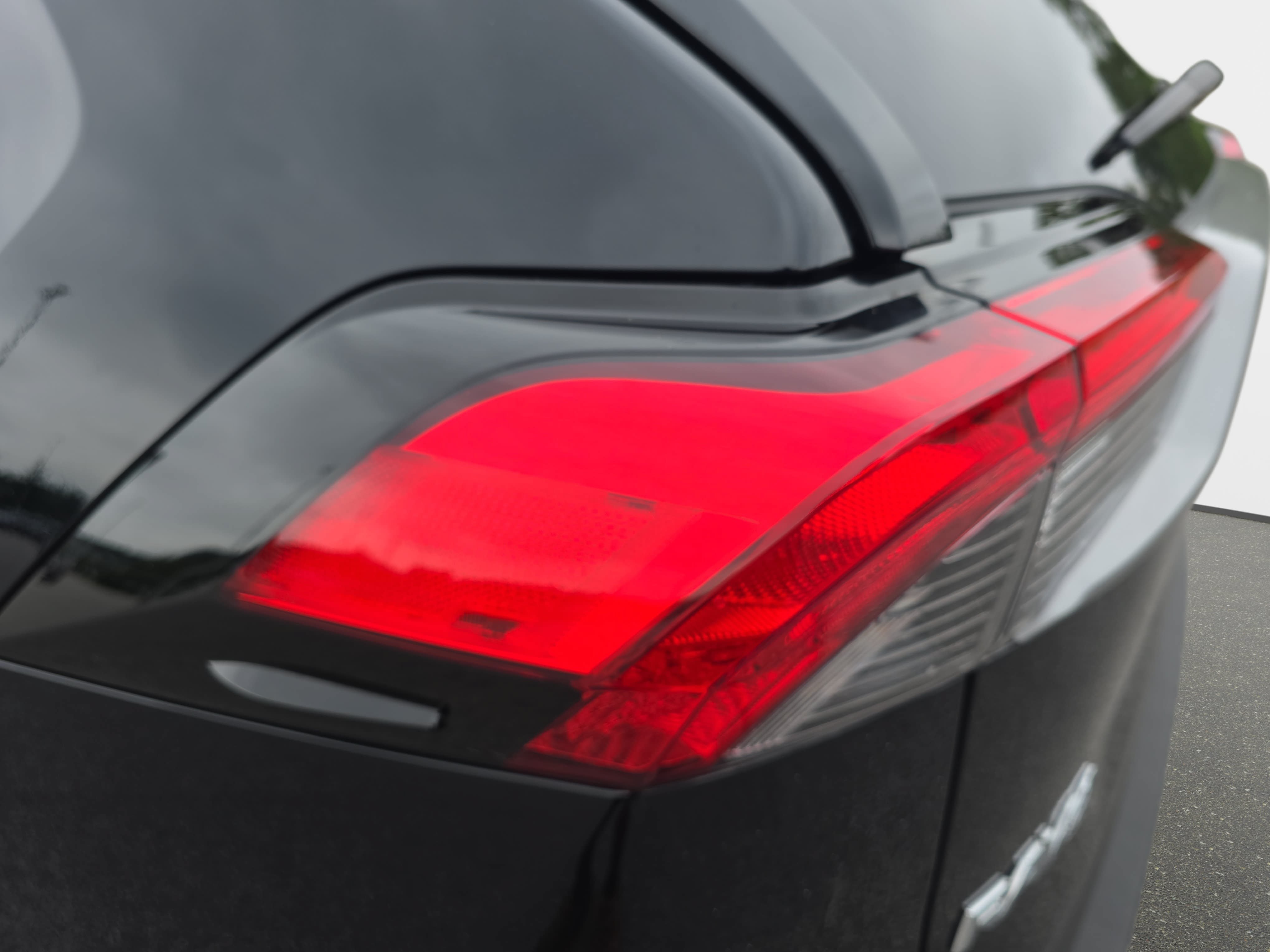 Used 2023 Toyota RAV4 Limited AWD/4WD image 35