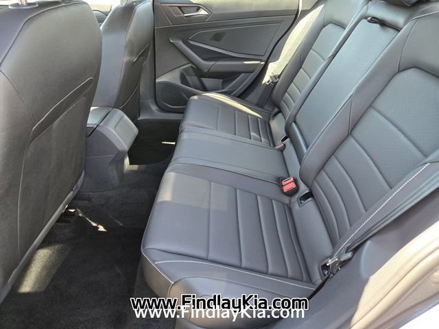 Used 2024 Volkswagen Jetta SE image 12