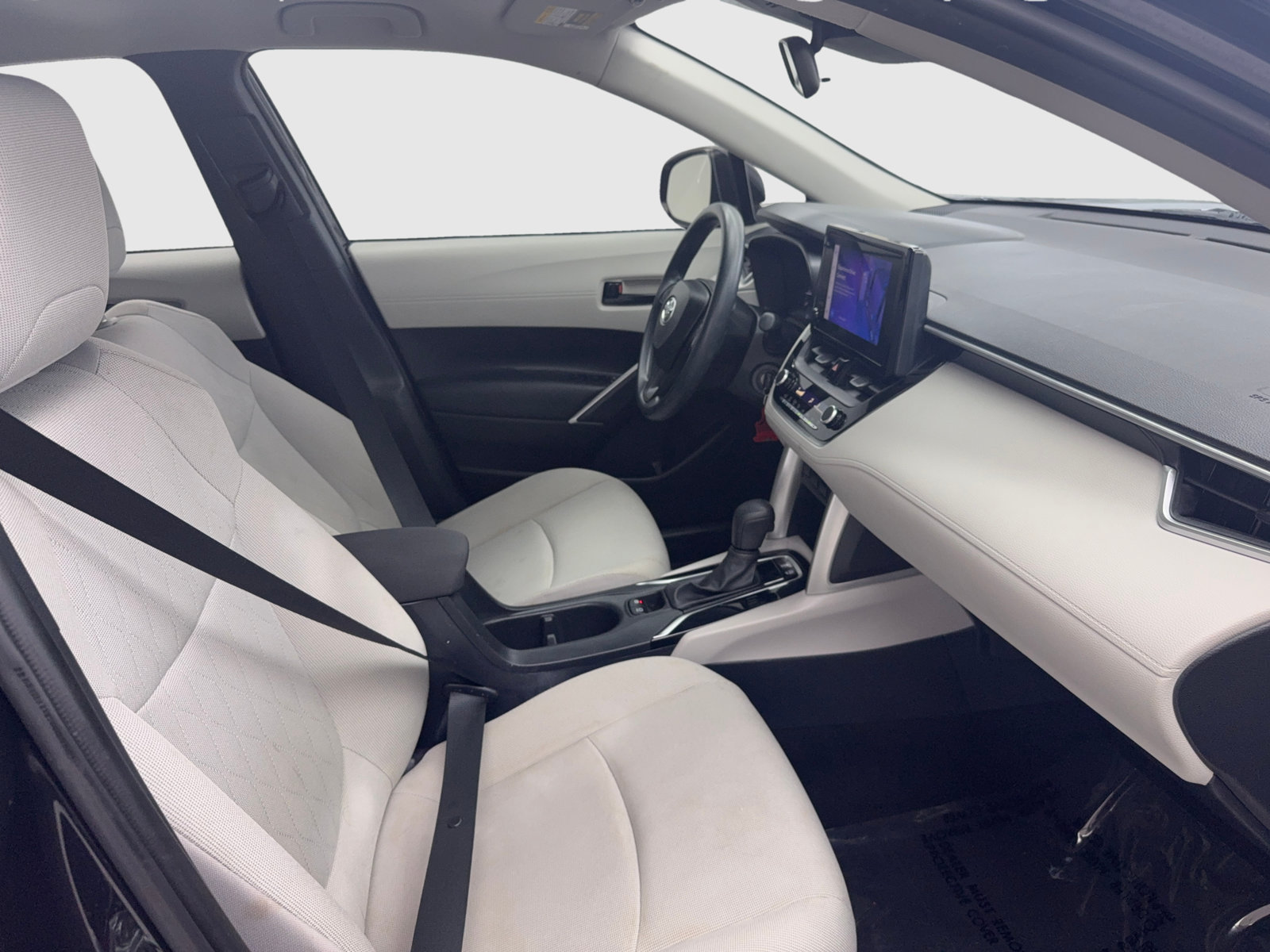 Used 2024 Toyota Corolla Cross L FWD image 37