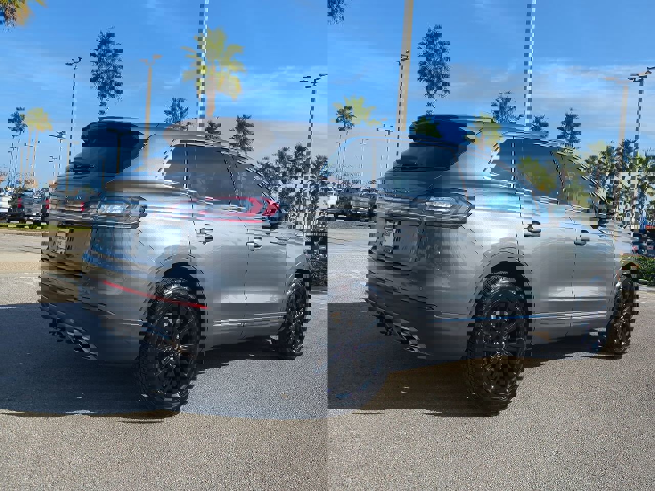 Certified 2023 Lincoln Nautilus Reserve w/ Monochromatic Package image 4