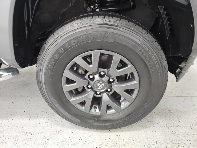 Certified 2023 Toyota Tacoma SR5 AWD/4WD image 9
