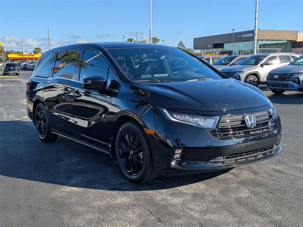 Used 2024 Honda Odyssey Sport image 3