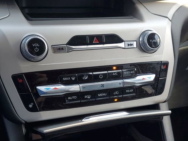 Used 2024 Ford Explorer XLT w/ Equipment Group 202A AWD/4WD image 25