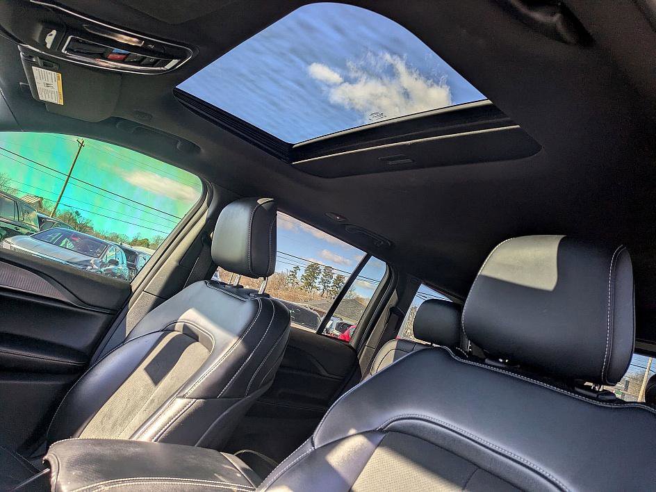 Used 2023 Jeep Grand Cherokee Altitude image 12