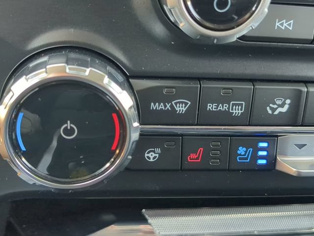 Used 2024 Ford F250 Lariat w/ Sport Appearance Package AWD/4WD image 25