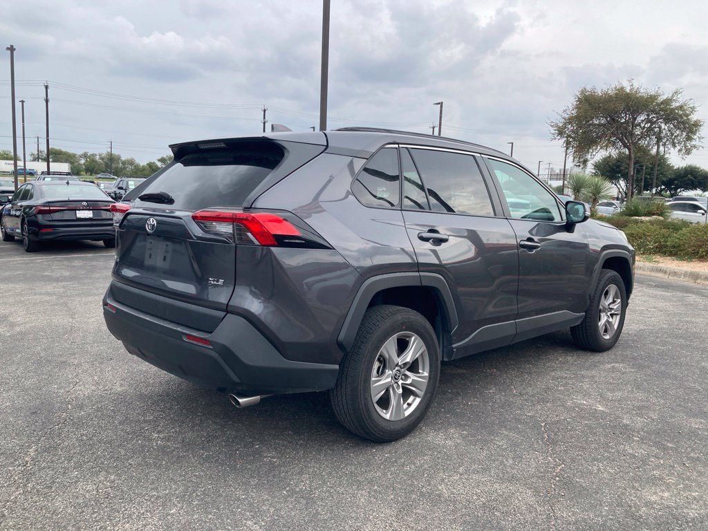 Used 2025 Toyota RAV4 XLE FWD image 5