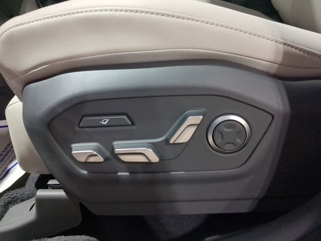 Used 2025 Hyundai Santa Fe Calligraphy image 53