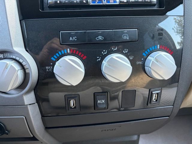 Used 2010 Toyota Tundra 4x4 Double Cab image 10