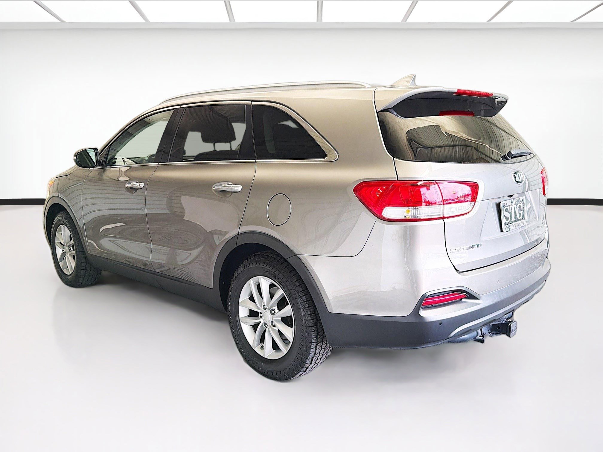 Used 2018 Kia Sorento LX image 6