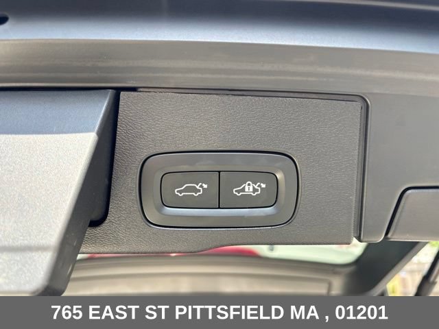 Used 2025 Volvo XC60 B5 Ultra w/ Protection Package Premier AWD/4WD image 13