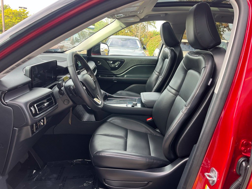 Used 2026 Lincoln Aviator AWD image 25