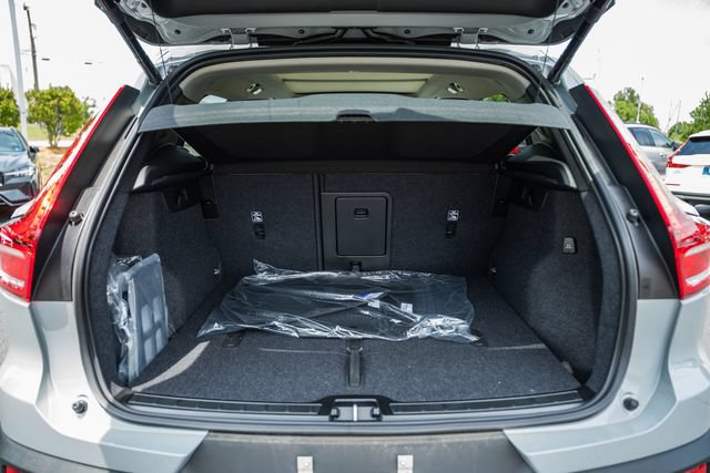 New 2026 Volvo XC40 B5 Plus w/ Climate Package AWD/4WD image 10