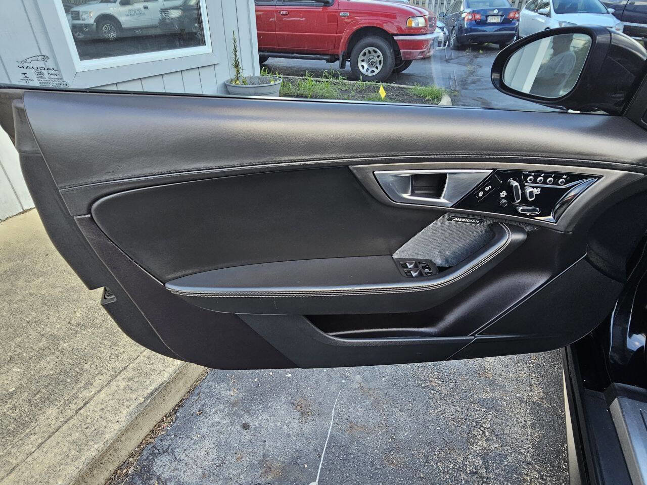 Used 2014 Jaguar F-TYPE S image 16