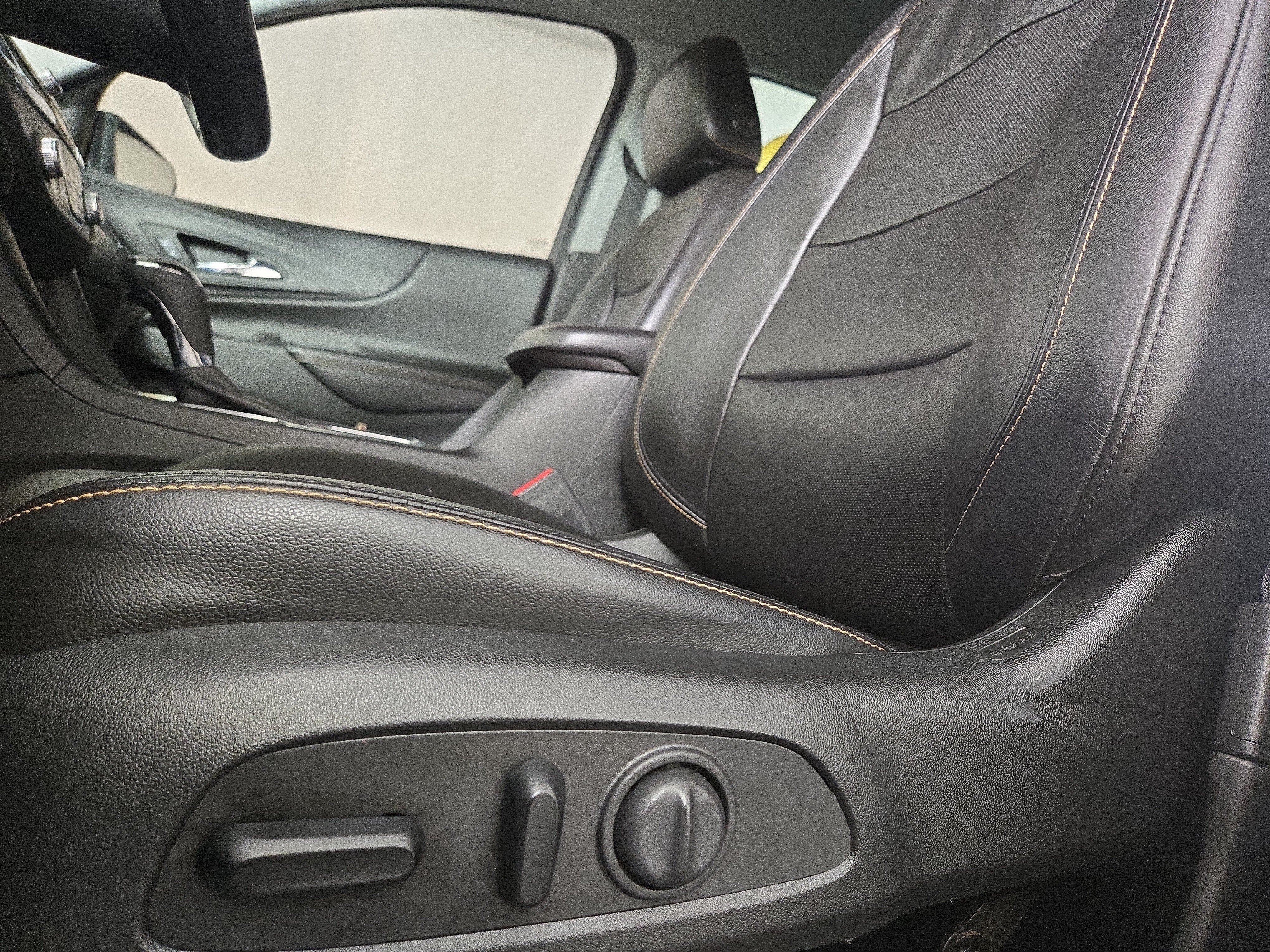 Certified 2020 Chevrolet Equinox Premier w/ Premier Redline Edition AWD/4WD image 32