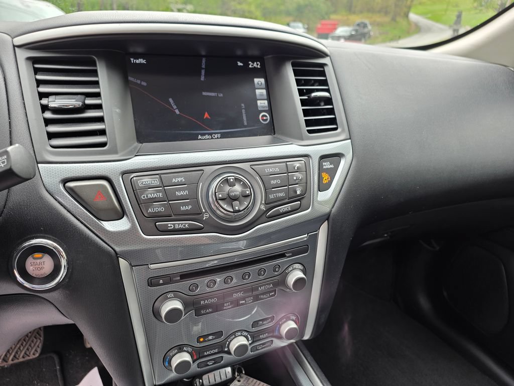 Used 2019 Nissan Pathfinder SL AWD/4WD image 13