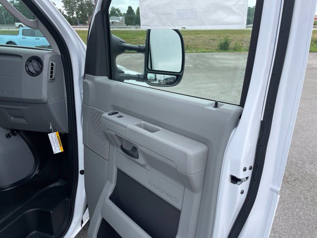 New 2027 Ford E-350 and Econoline 350 Super Duty w/ Power Equipment Group RWD image 40