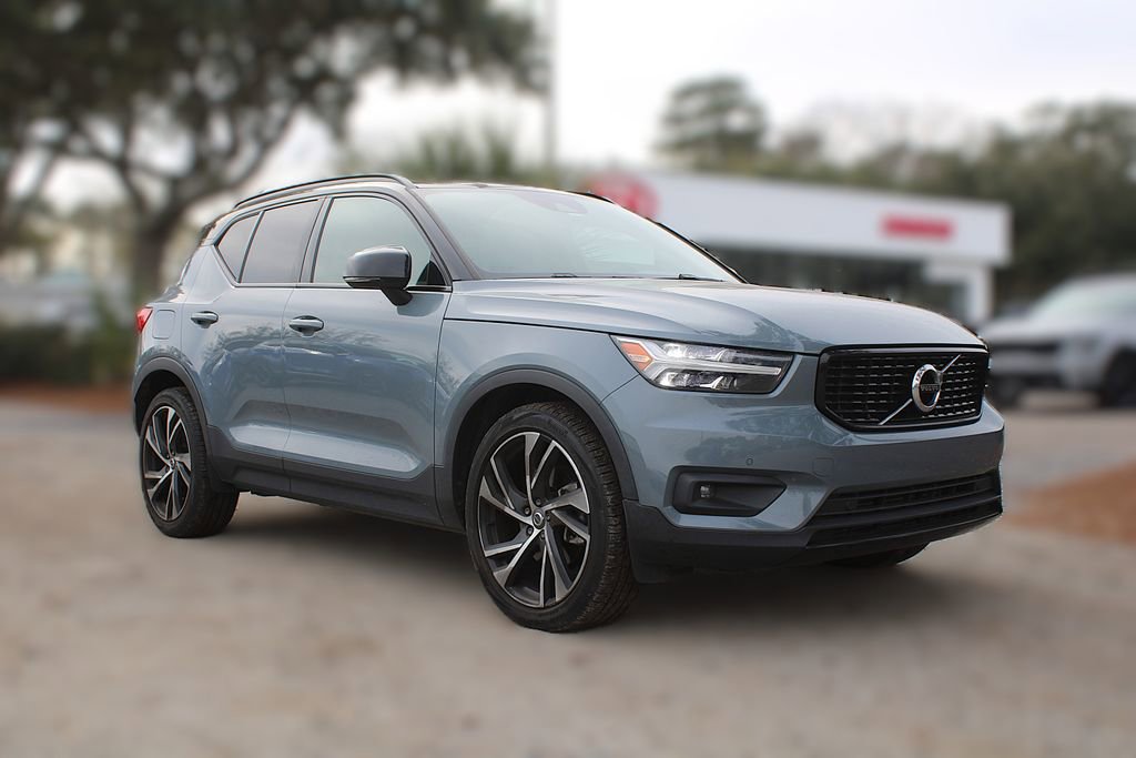 Used 2021 Volvo XC40 T5 R-Design image 3