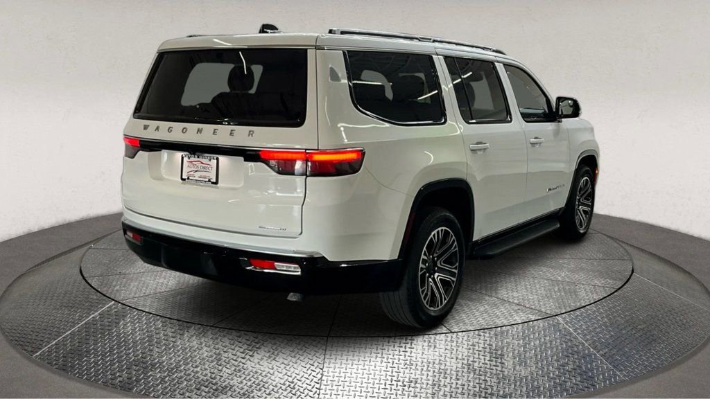 Used 2024 Jeep Wagoneer Series II w/ Flexible Seating Group image 8