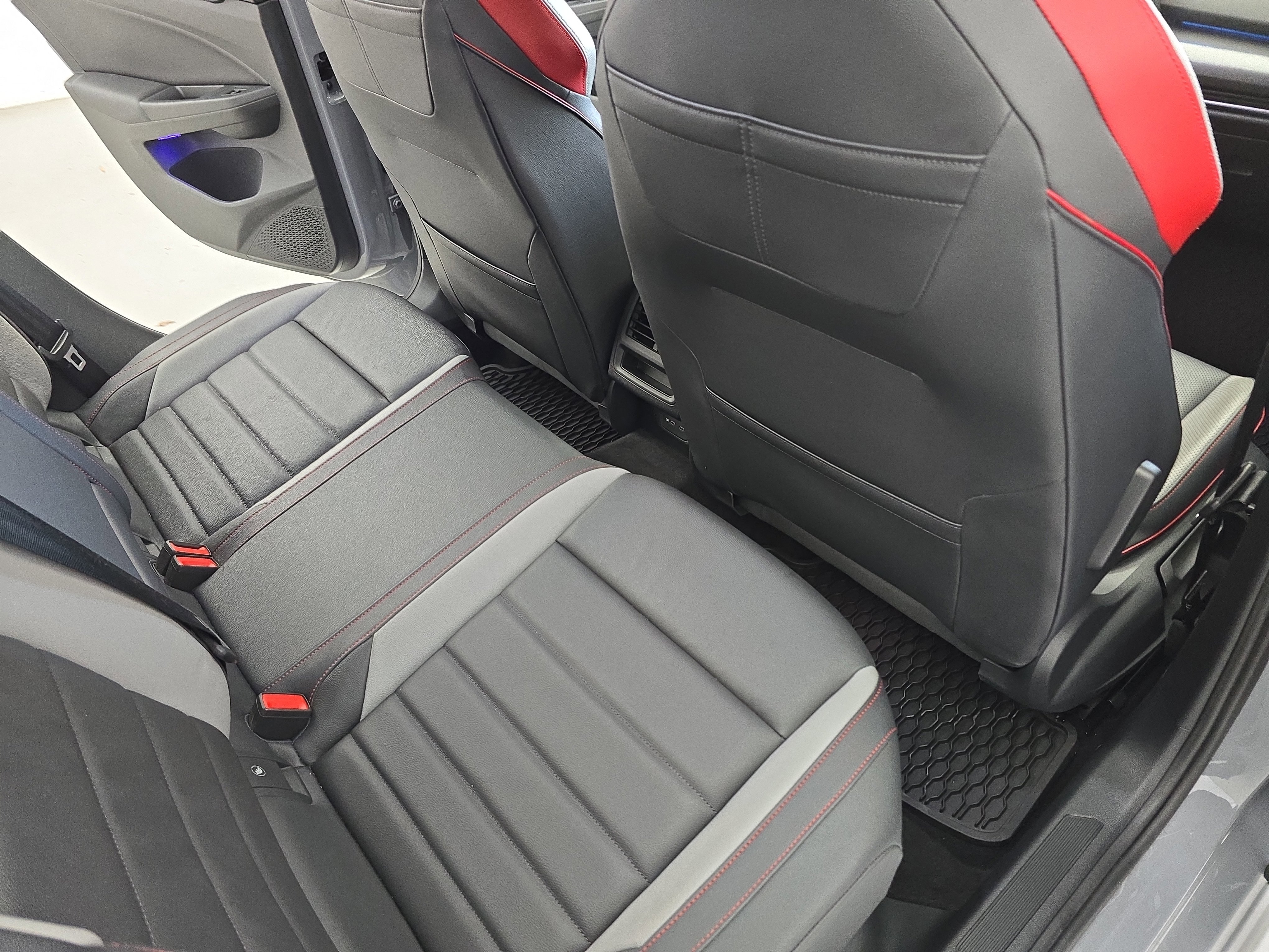 Used 2023 Volkswagen GTI SE image 11