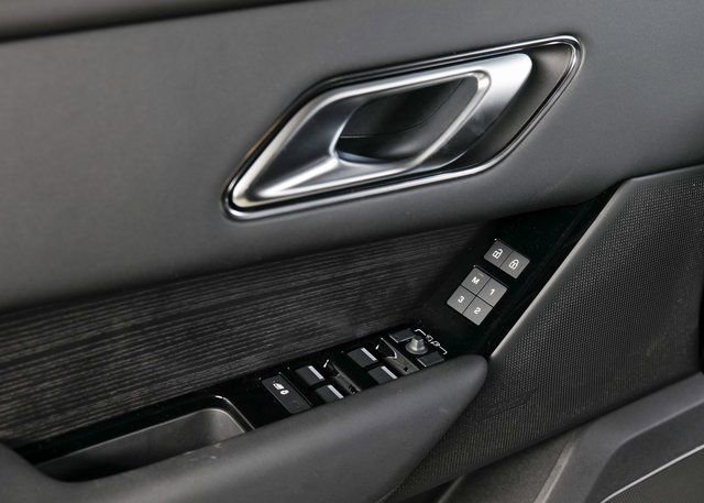 New 2026 Land Rover Range Rover Velar Dynamic SE image 21