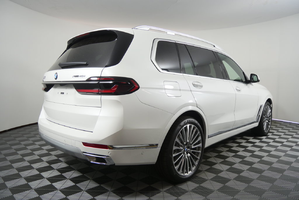 Certified 2027 BMW X7 xDrive40i w/ Premium Package AWD/4WD image 5