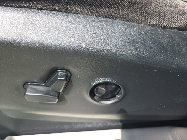 Used 2017 Chrysler Pacifica Touring FWD image 16