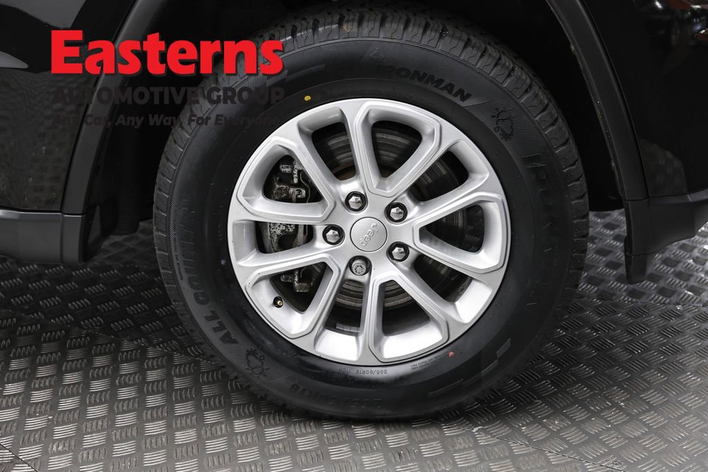 Used 2022 Jeep Grand Cherokee Laredo E w/ Security & Convenience Group image 31