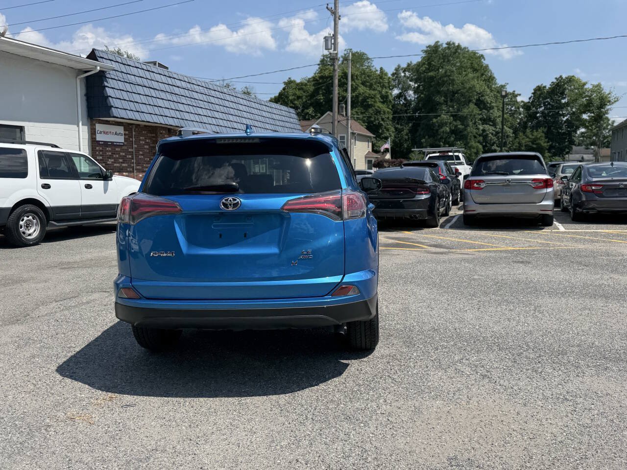 Used 2018 Toyota RAV4 LE AWD/4WD image 15